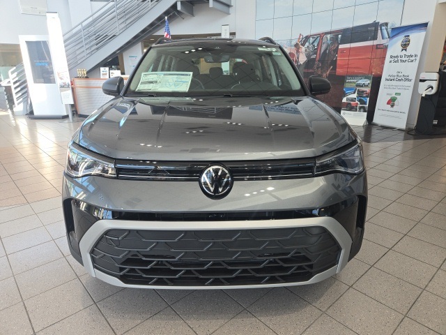 2025 Volkswagen Taos S photo 2
