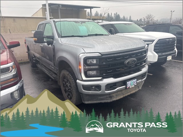 2024 Ford F-350 Super Duty Lariat's photo