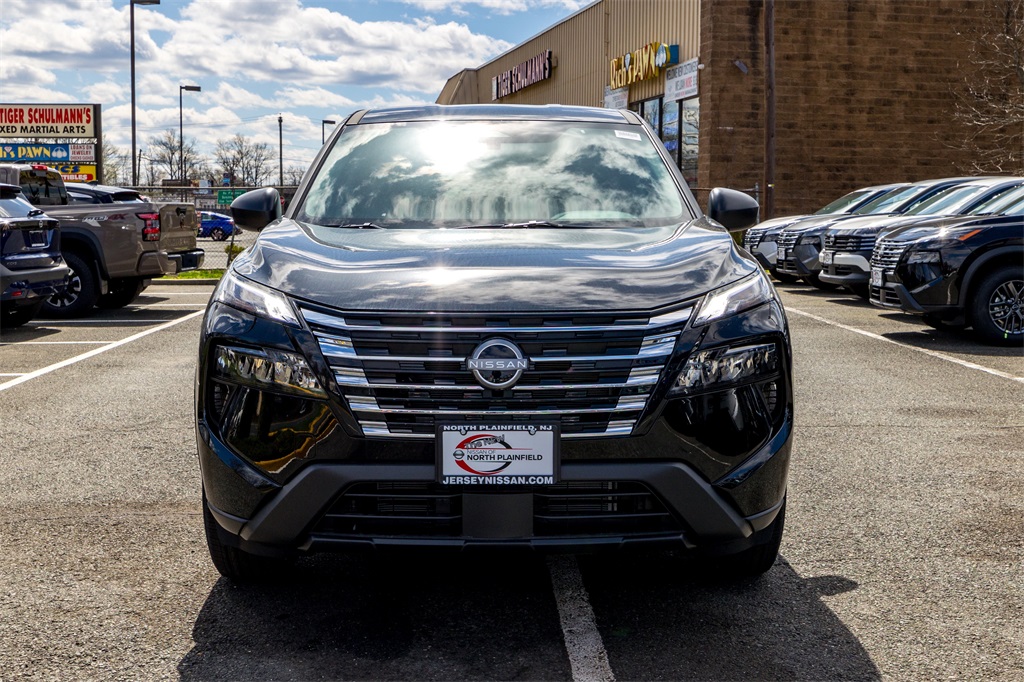 2025 Nissan Rogue S photo 2