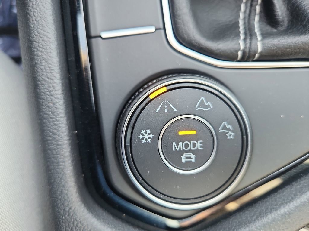 2025 Volkswagen Taos S photo 19
