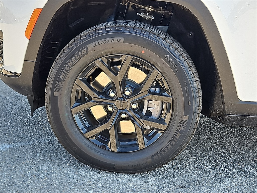 2025 Jeep Grand Cherokee Altitude photo 9