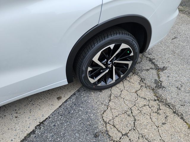 2023 Mitsubishi Outlander PHEV SEL photo 3