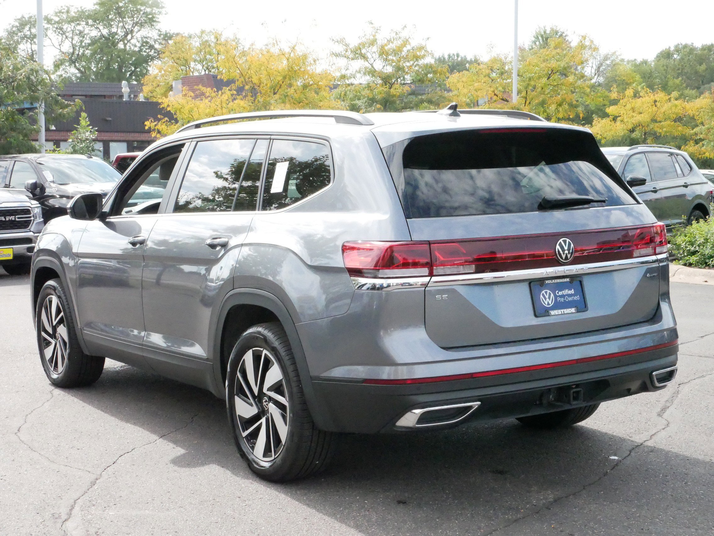 2025 Volkswagen Atlas SE Technology photo 4