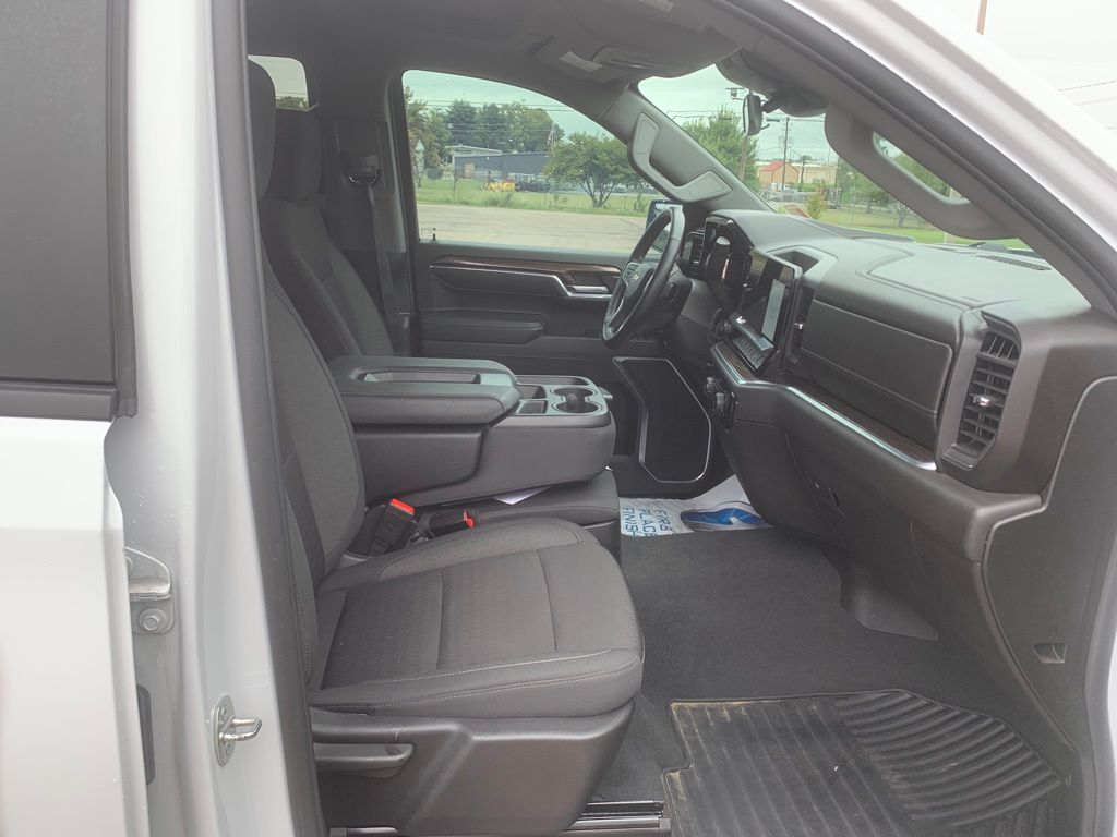 2024 Chevrolet Silverado 1500 LT photo 26