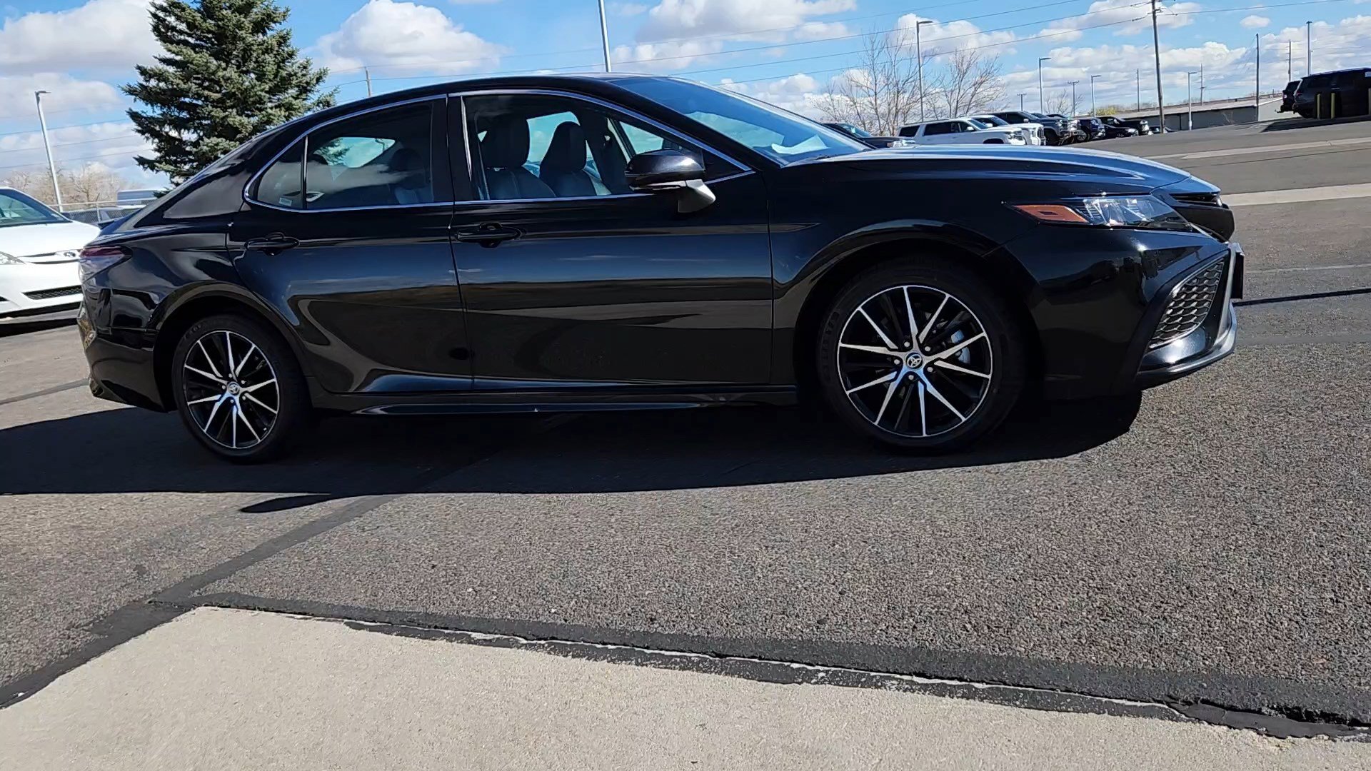 2024 Toyota Camry SE photo 3