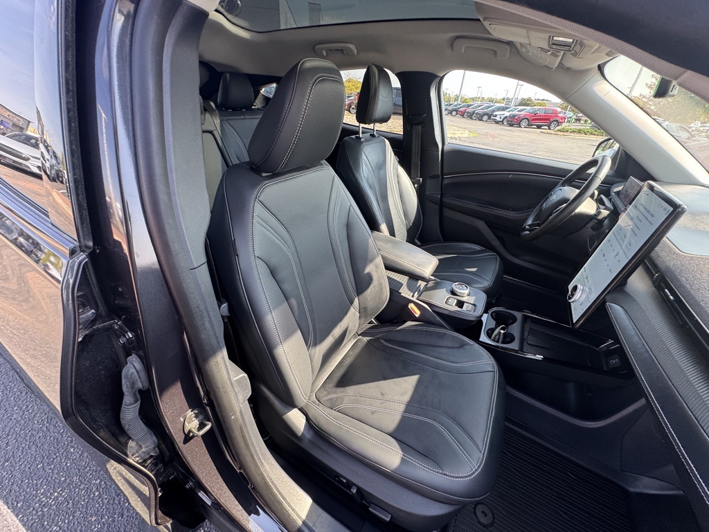 2022 Ford Mustang Mach-E Premium photo 15