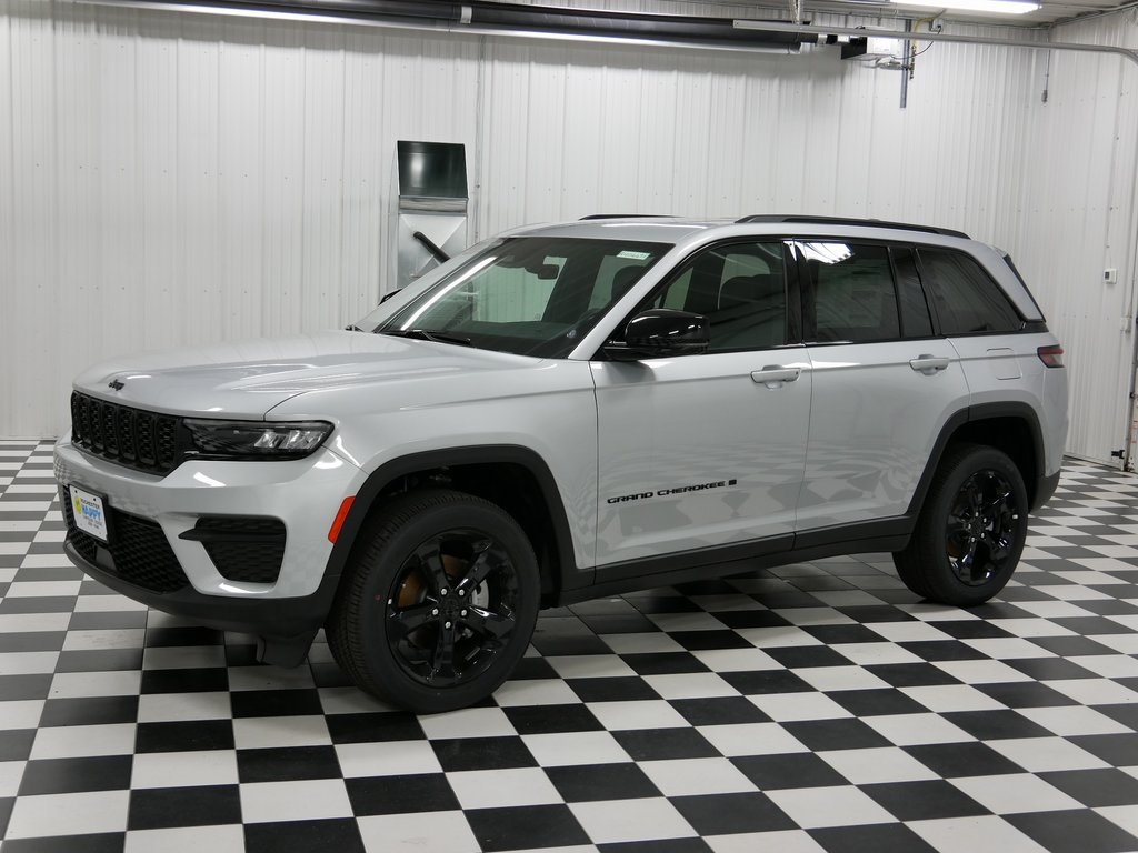 2025 Jeep Grand Cherokee Altitude X photo 3