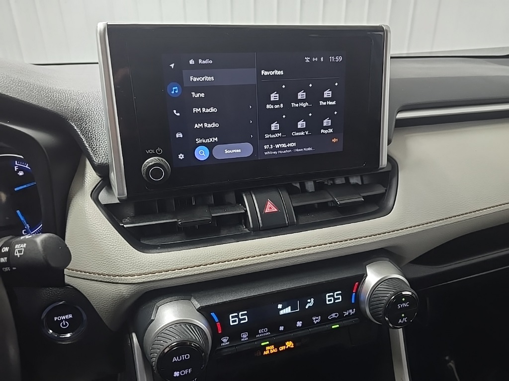 2024 Toyota RAV4 Hybrid XLE photo 22