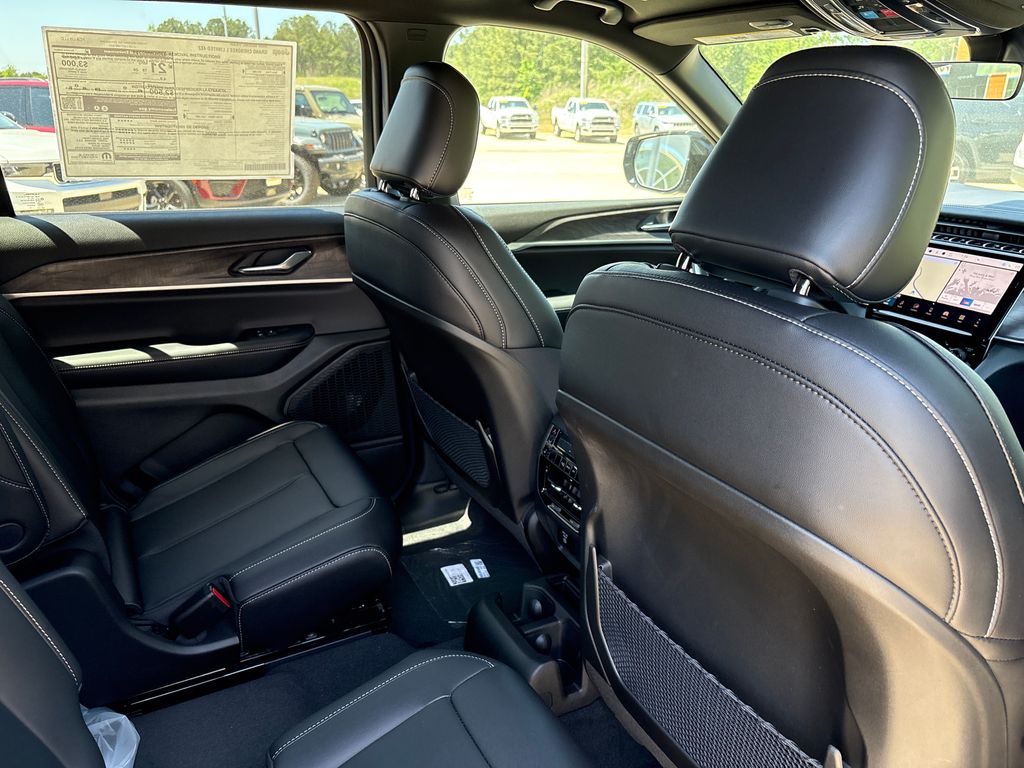 2025 Jeep Grand Cherokee Limited photo 19