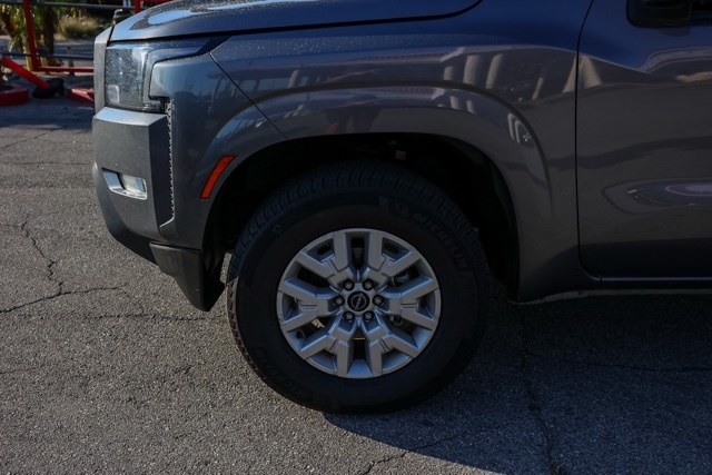 2024 Nissan Frontier SV photo 9