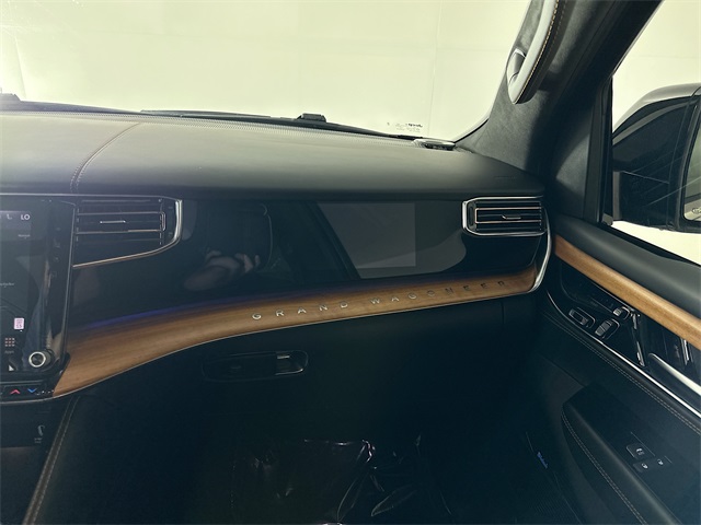 2024 Jeep Wagoneer L Series III photo 23