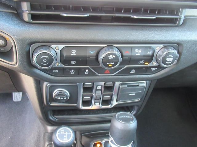 2025 Jeep Gladiator Sport S photo 24