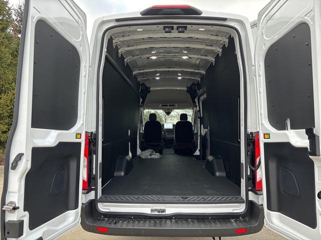 2024 Ford Transit Cargo Van photo 9