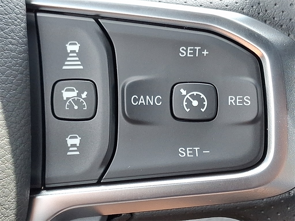 2025 Ram 1500 Tradesman photo 13