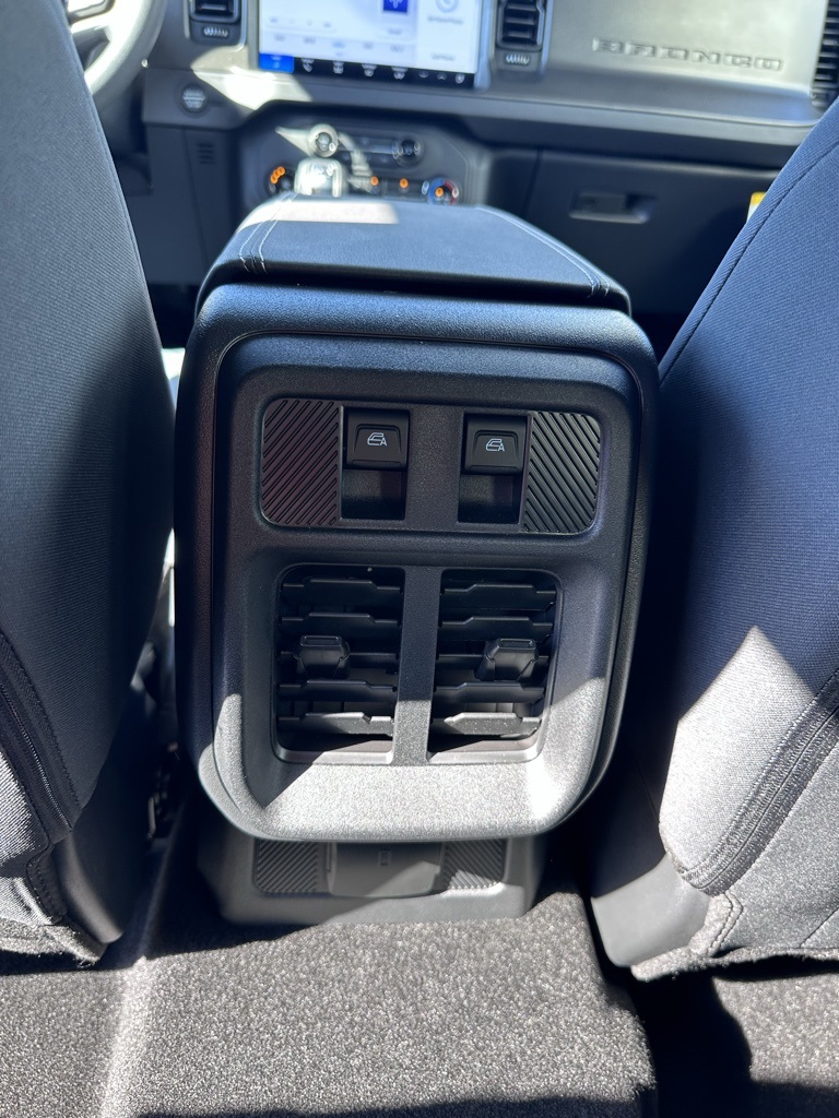 2025 Ford Bronco Base photo 20