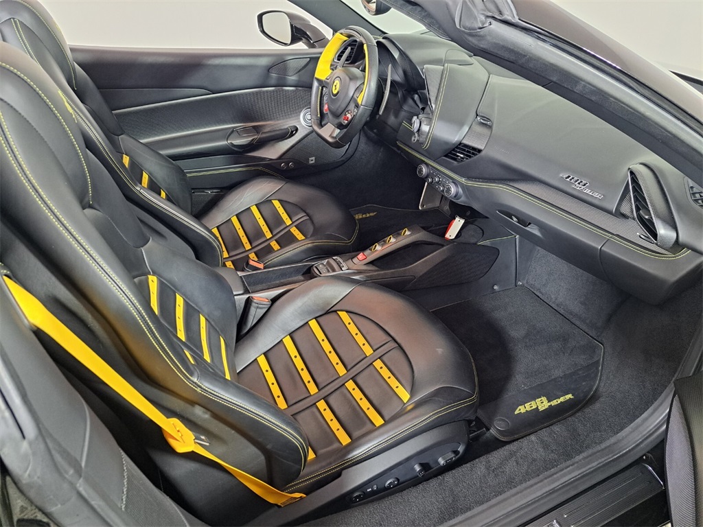 Certified Used 2017 Nero Stellato Ferrari Base image 7