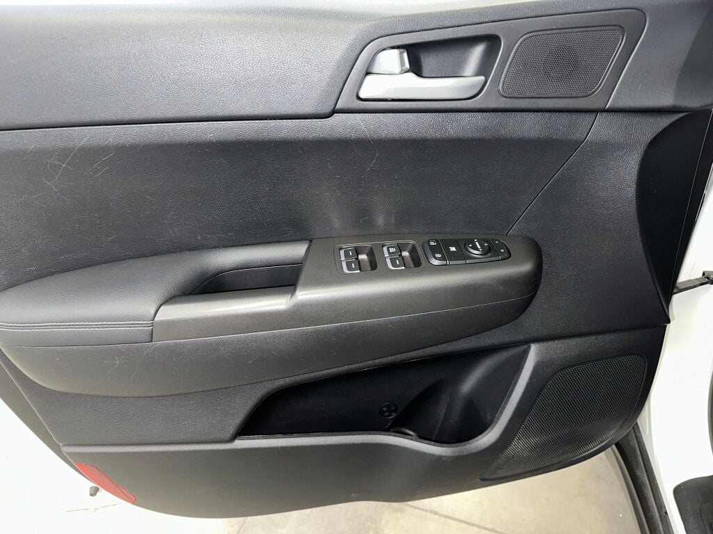 2019 Kia Sportage LX photo 3