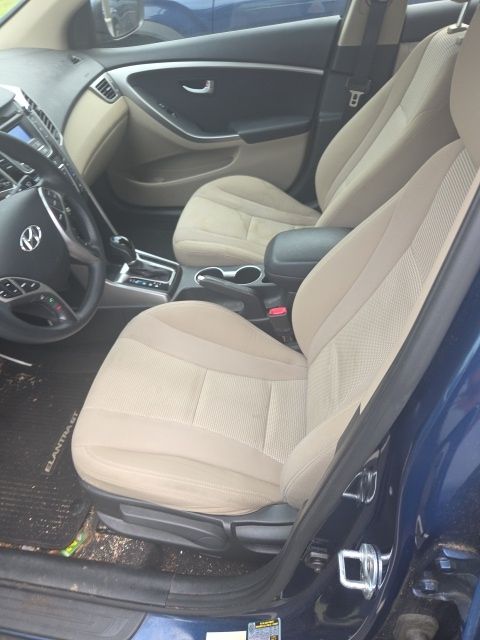 2016 Hyundai Elantra GT Base photo 5