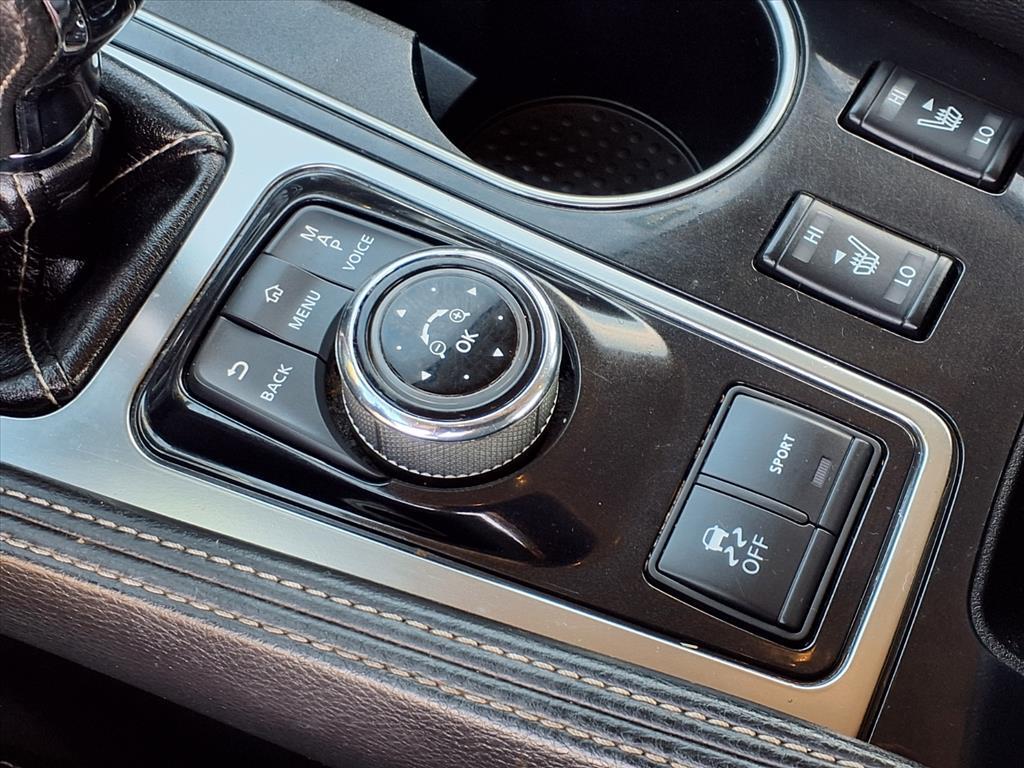 2020 Nissan Maxima SV photo 14