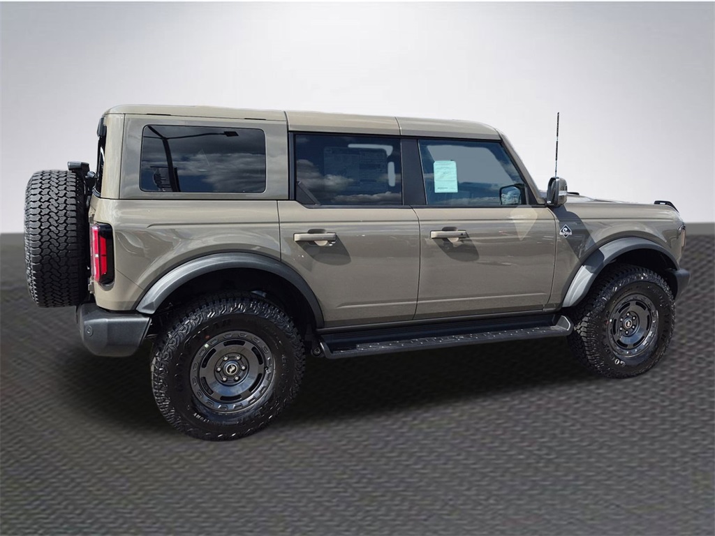 2025 Ford Bronco Outer Banks photo 4