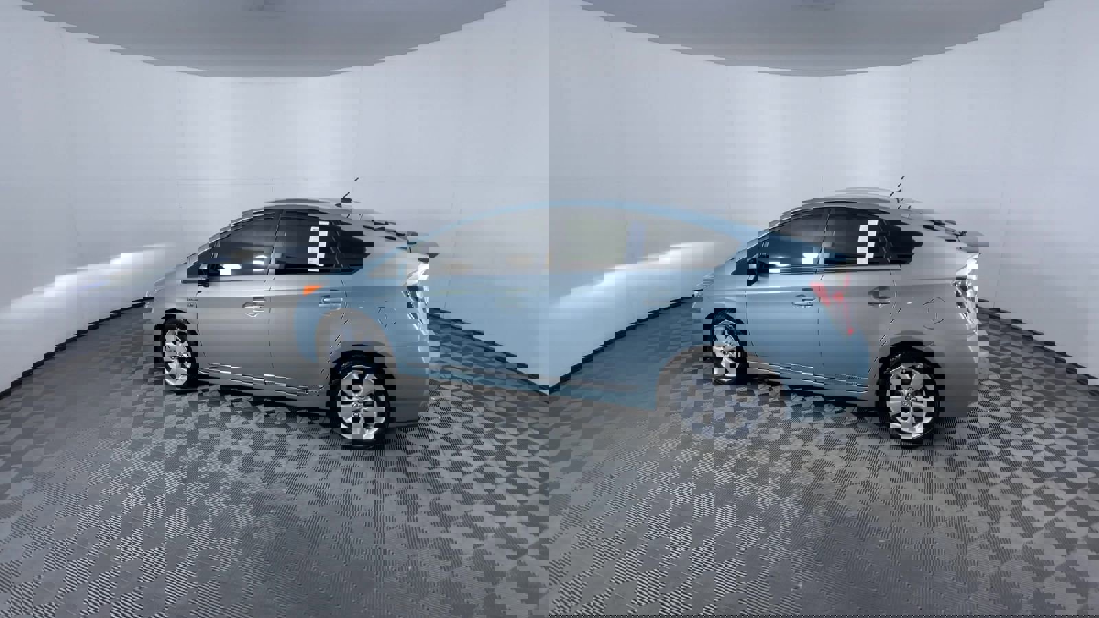 2015 Toyota Prius Four photo 6