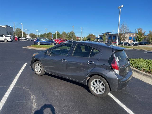 2016 Toyota Prius C Four photo 4