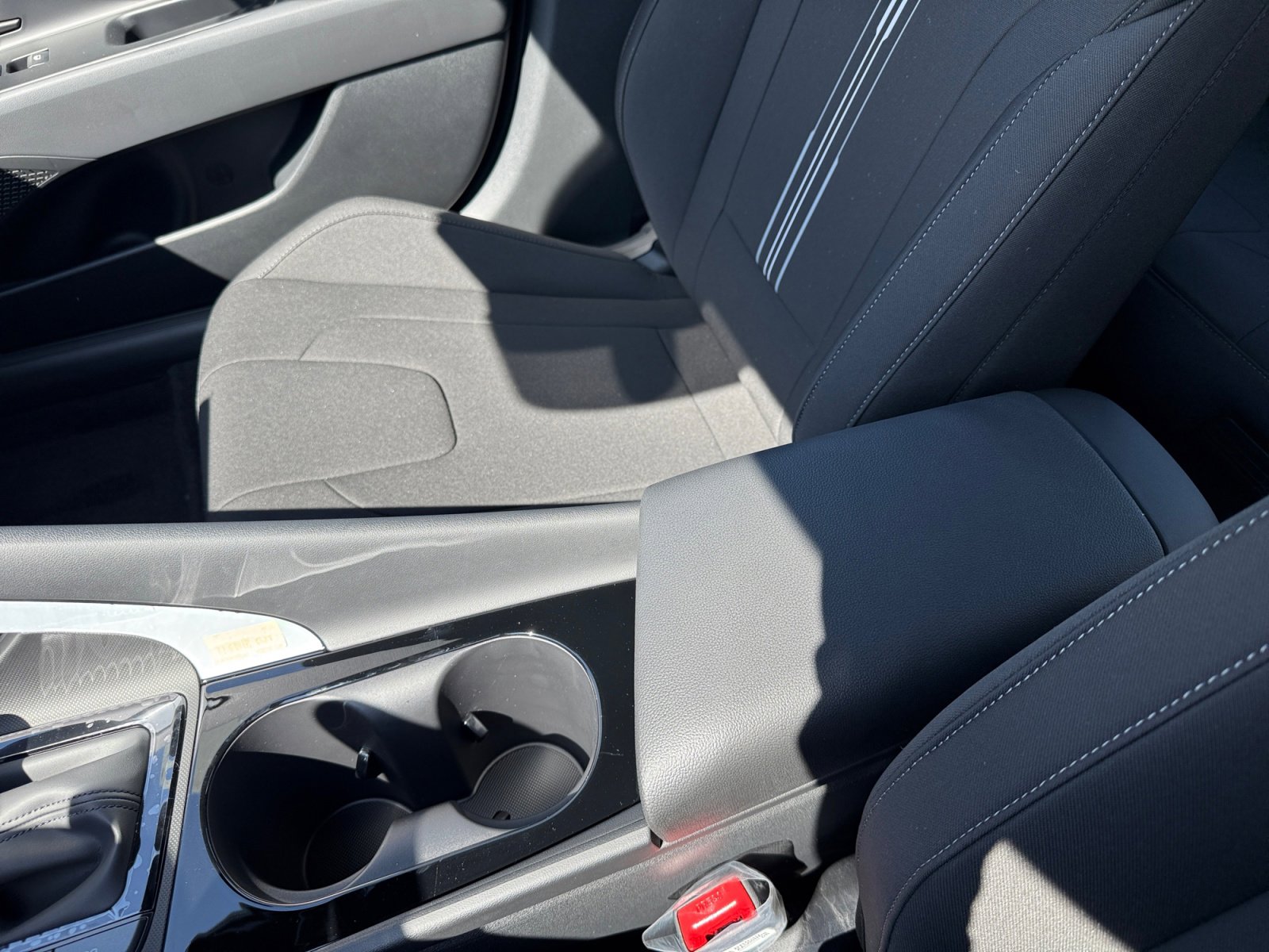 2025 Hyundai Elantra Hybrid SEL Sport photo 14