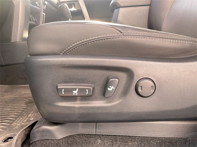 2024 Toyota 4Runner SR5 Premium photo 4