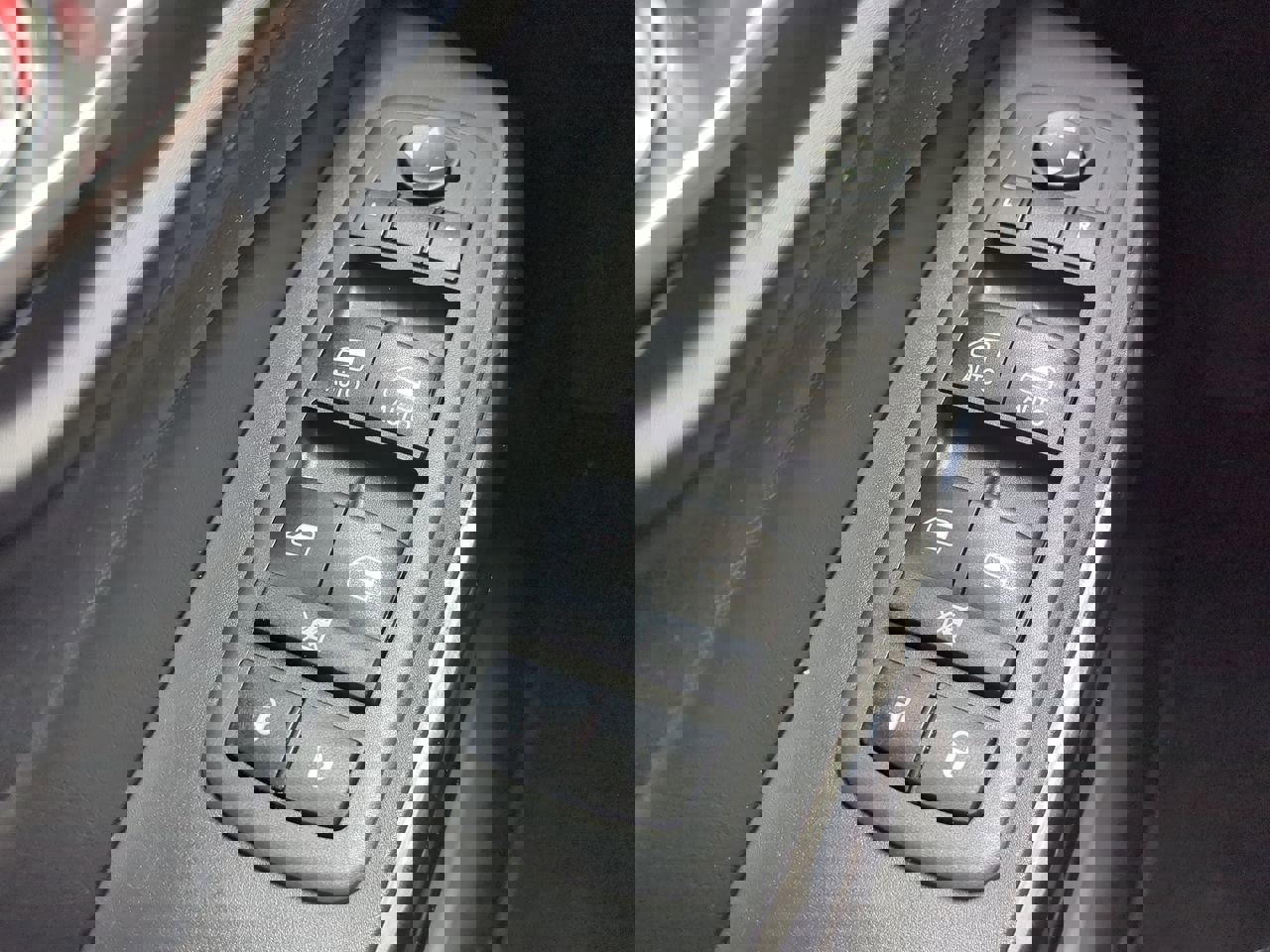 2021 Jeep Cherokee Altitude photo 22