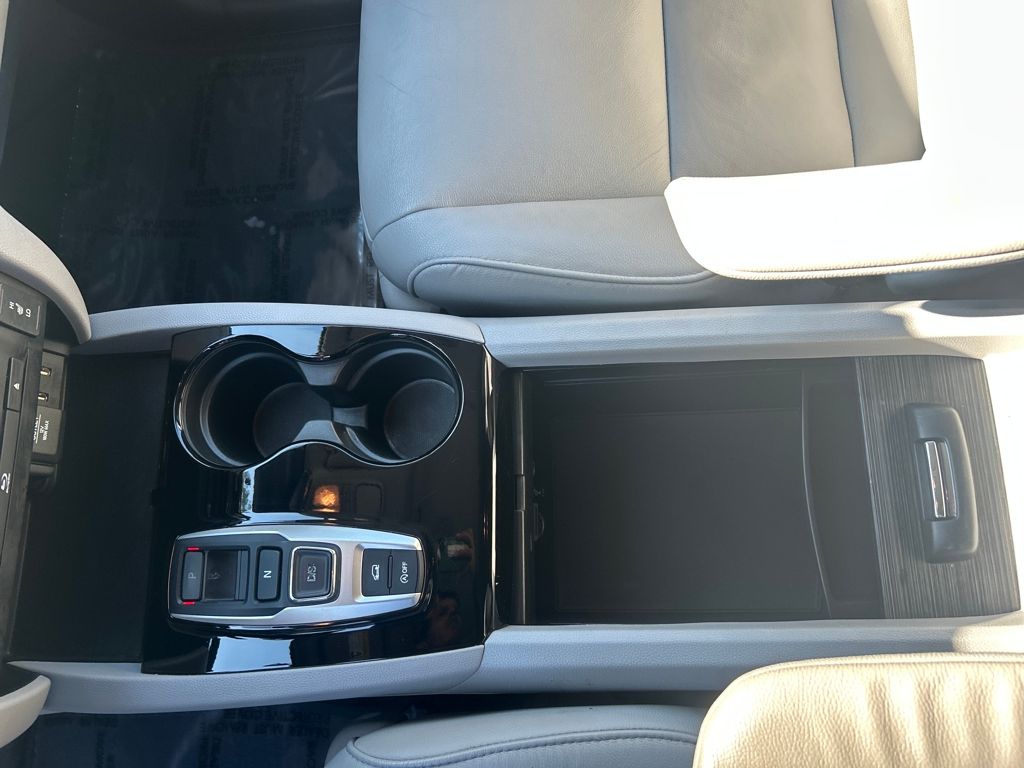 2017 Honda Pilot Touring photo 14
