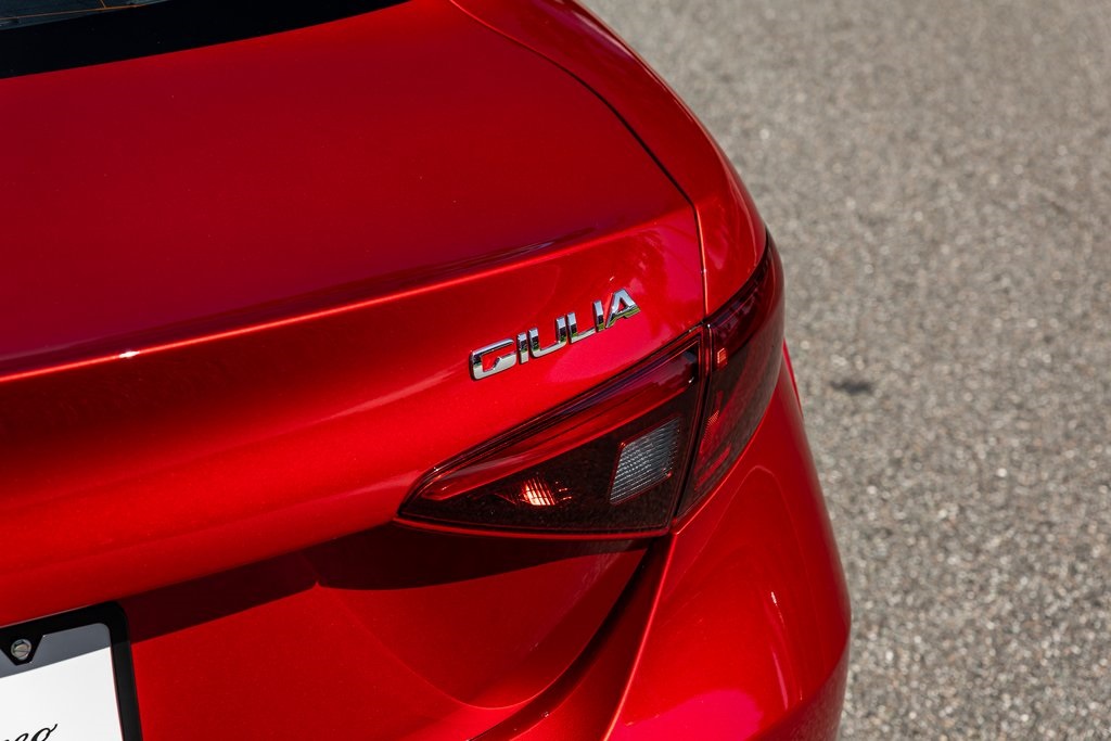 2023 Alfa Romeo Giulia Ti photo 9