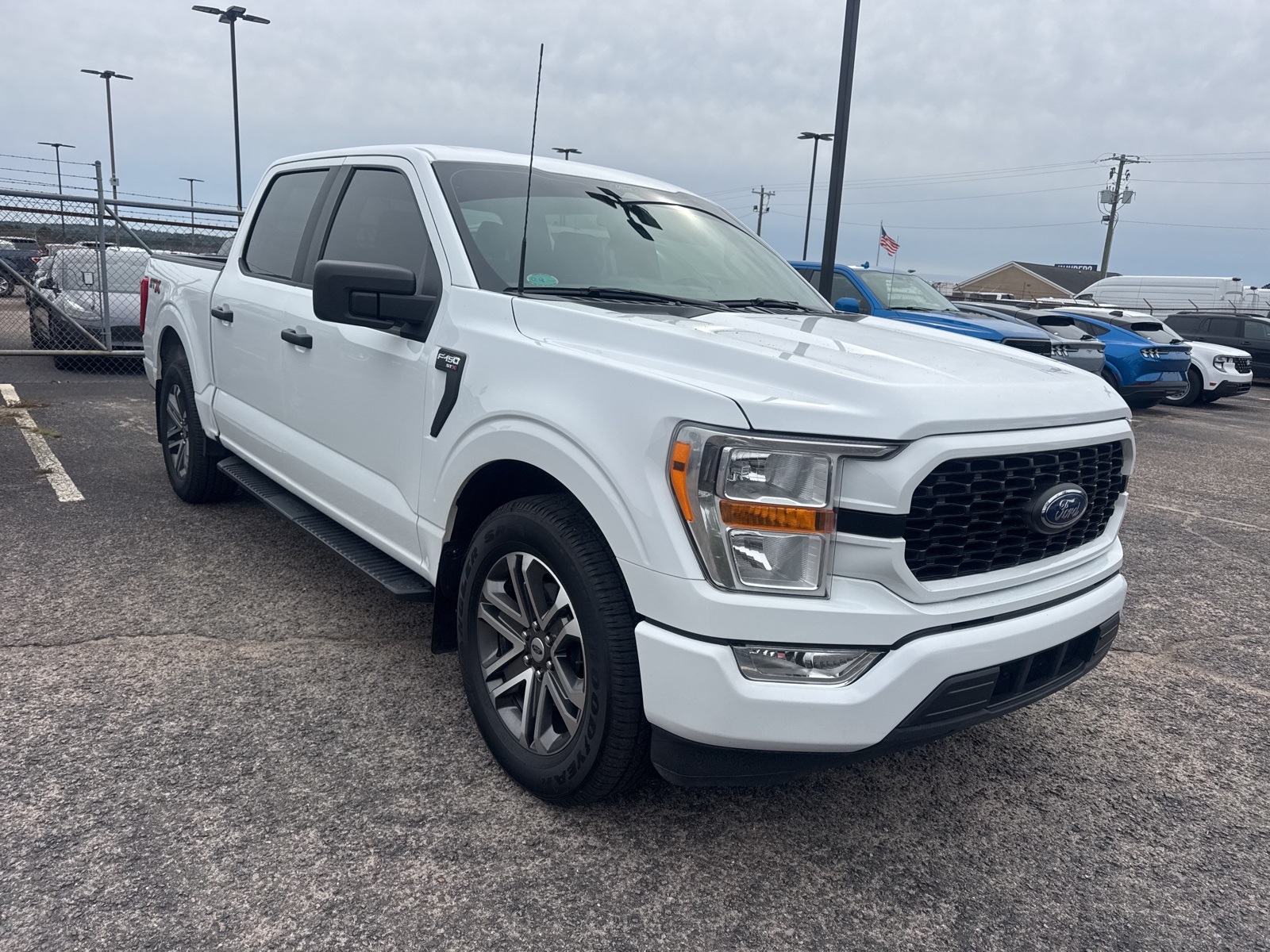 2022 Ford F-150 XL's photo