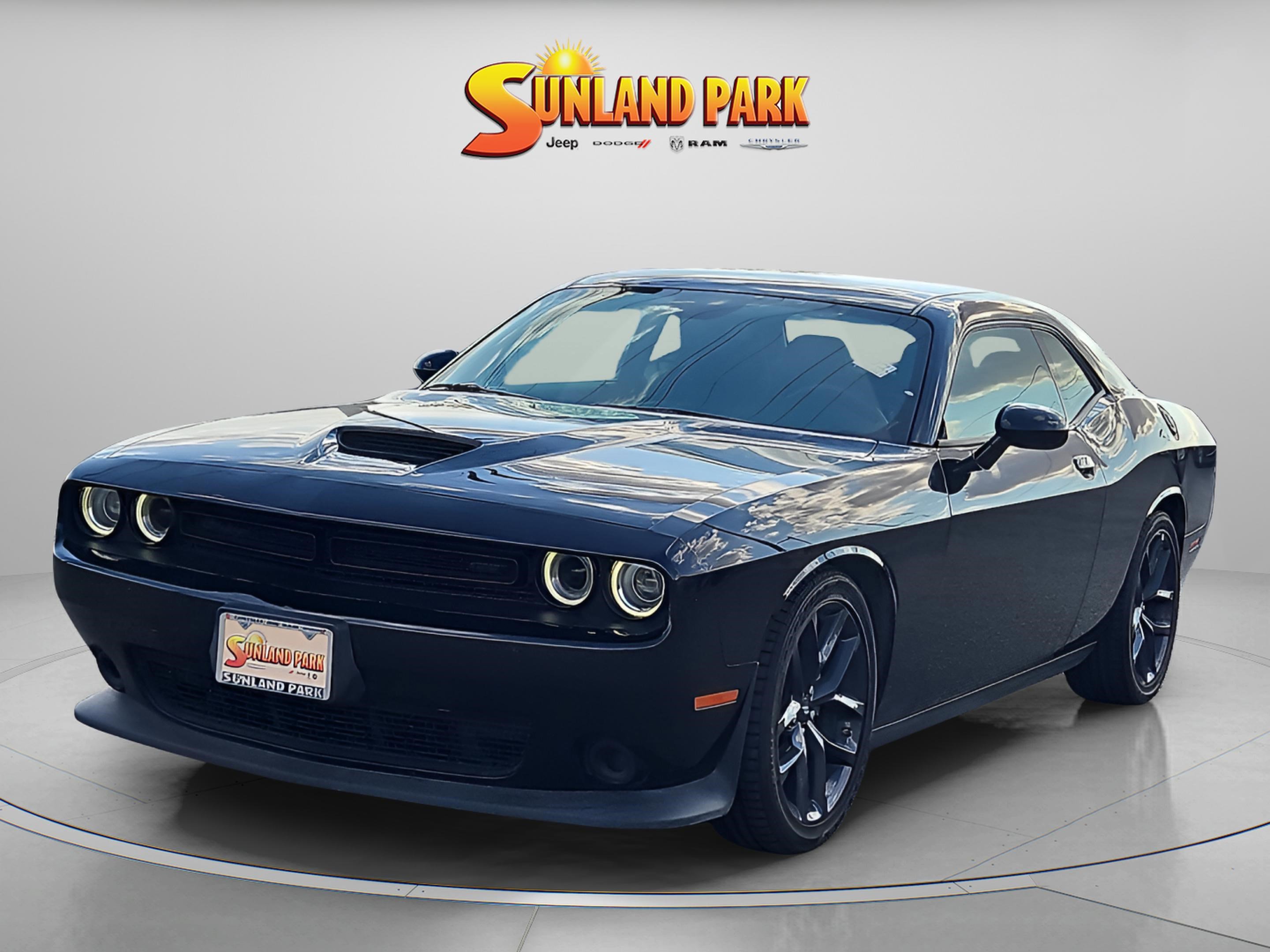 2023 Dodge Challenger GT photo 3