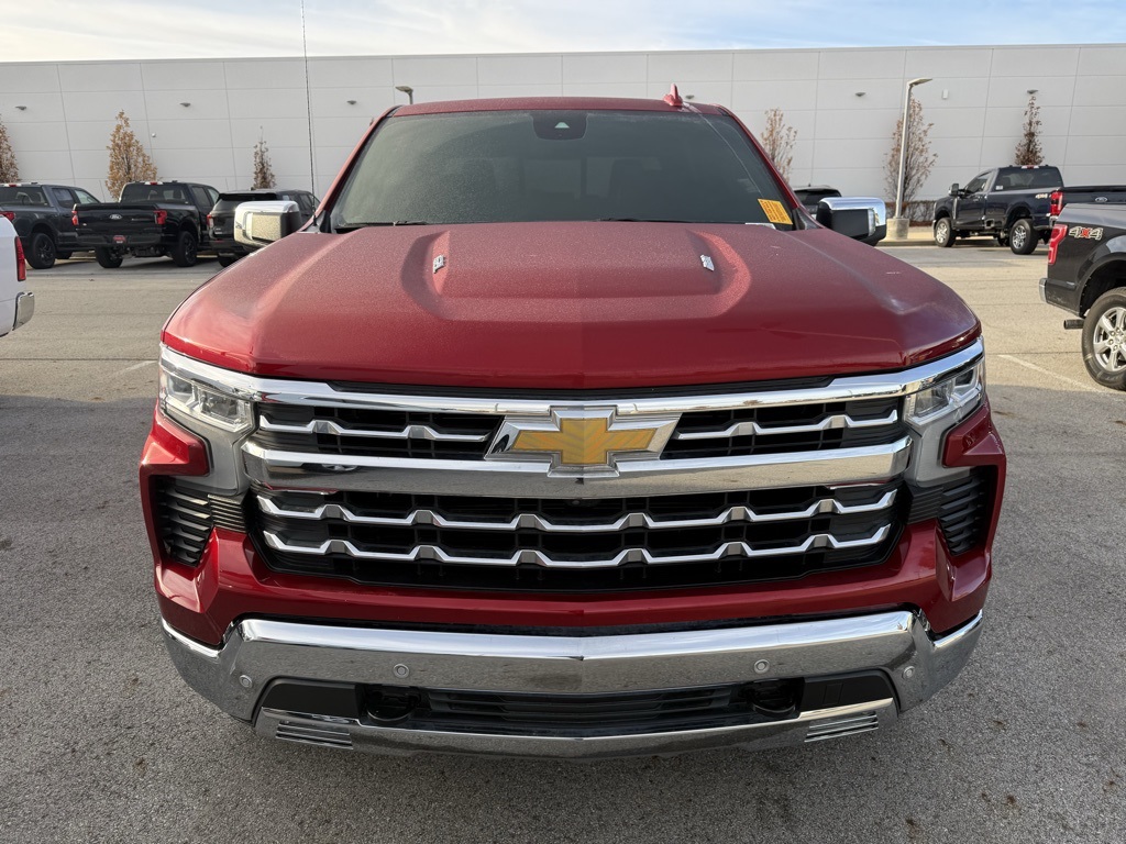 2023 Chevrolet Silverado 1500 LTZ photo 2