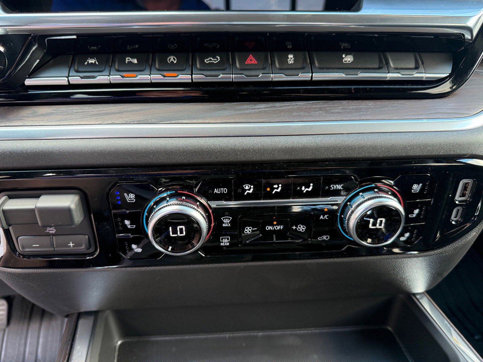 2025 Gmc Sierra 1500 SLT photo 25
