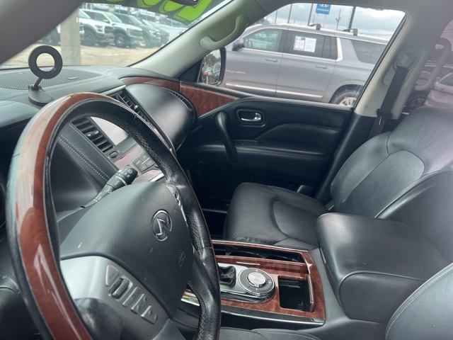 2019 Infiniti QX80 Luxe photo 3