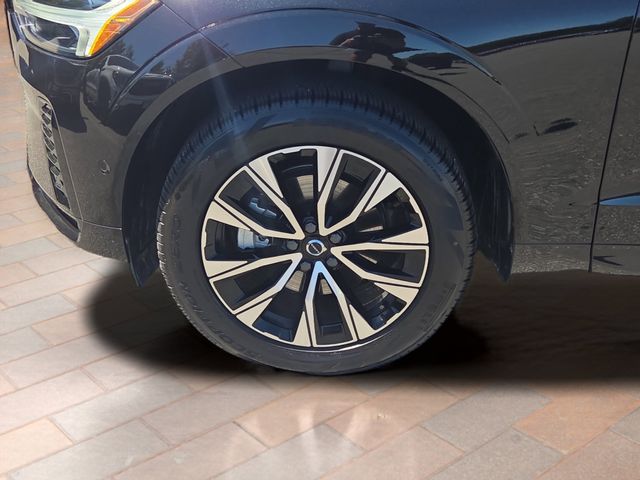 2025 Volvo XC60 B5 Plus photo 23