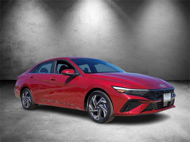 2025 Hyundai Elantra SEL Sport photo 3