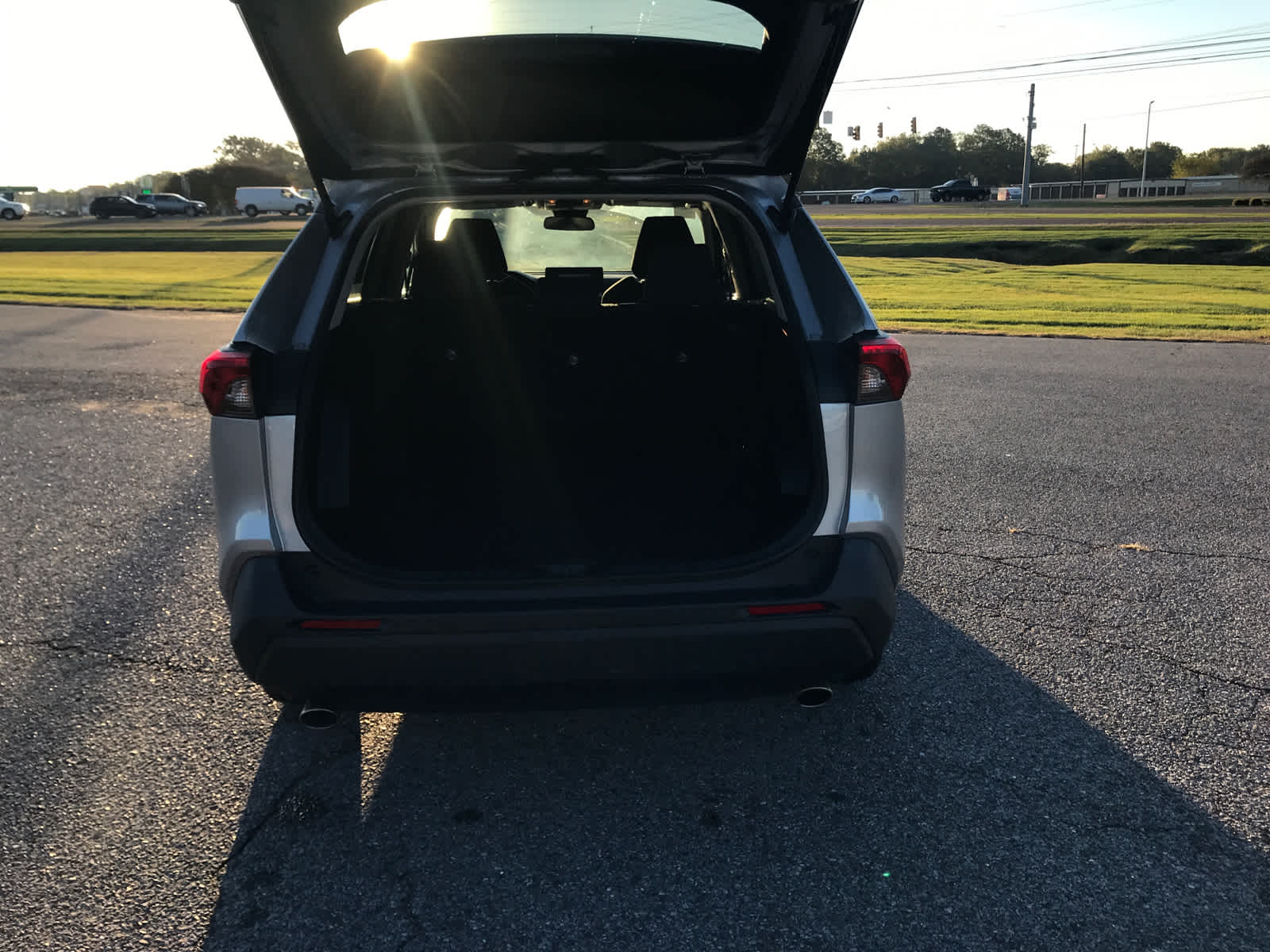 2021 Toyota RAV4 XLE photo 3