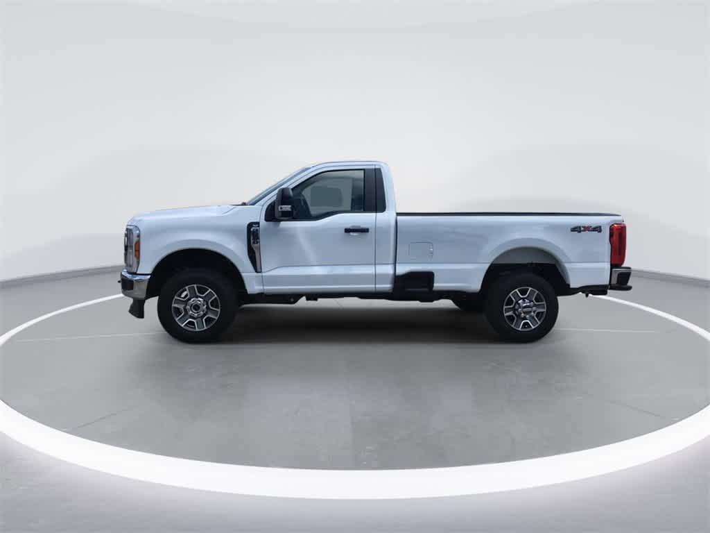 2025 Ford F-350 XLT photo 5