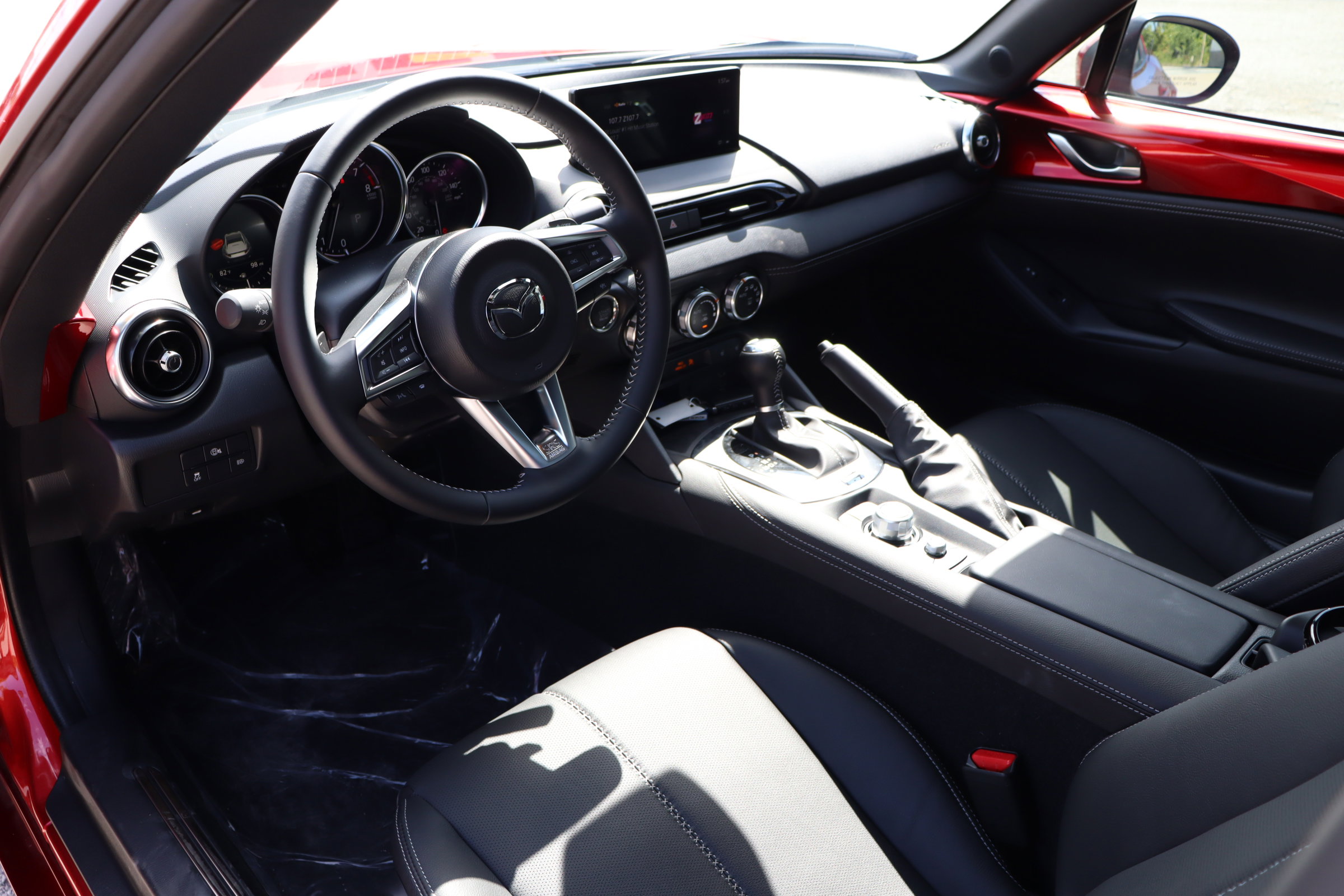 2025 Mazda MX-5 Miata Miata RF Grand Touring photo 8