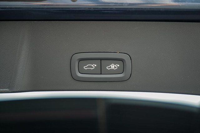 2026 Volvo XC40 AWD photo 10