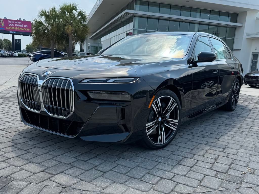 2025 BMW 7 Series 760i's photo
