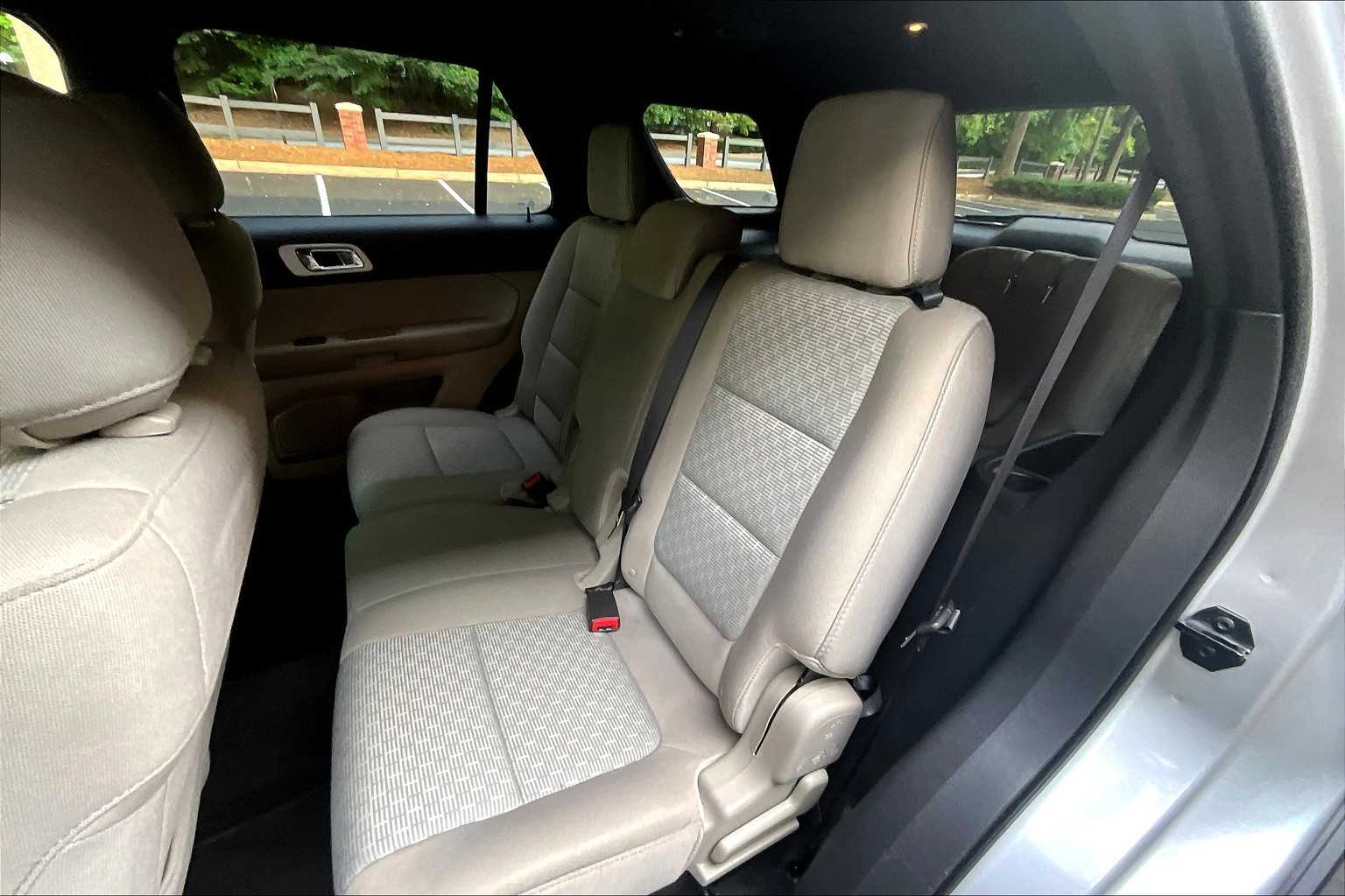 2013 Ford Explorer XLT photo 18