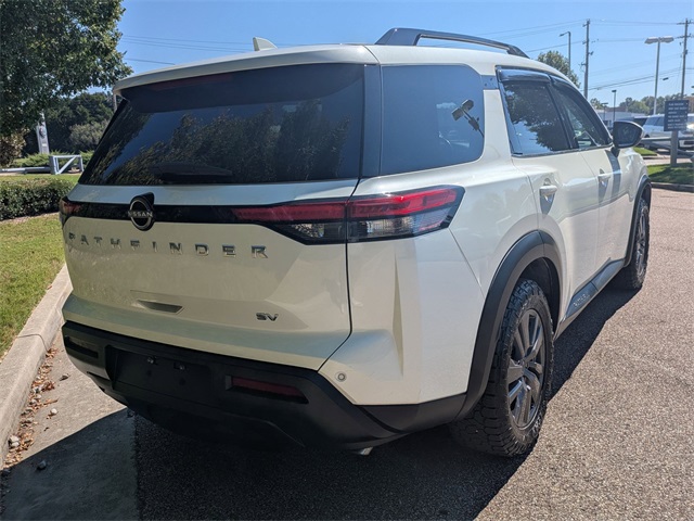 2022 Nissan Pathfinder SV photo 5