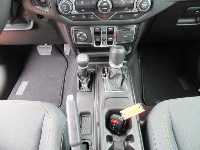 2025 Jeep Gladiator Sport S photo 21