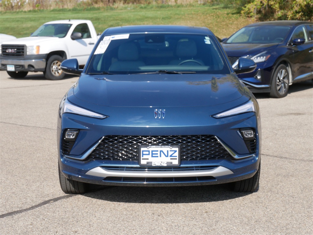 2024 Buick Envista Avenir photo 2