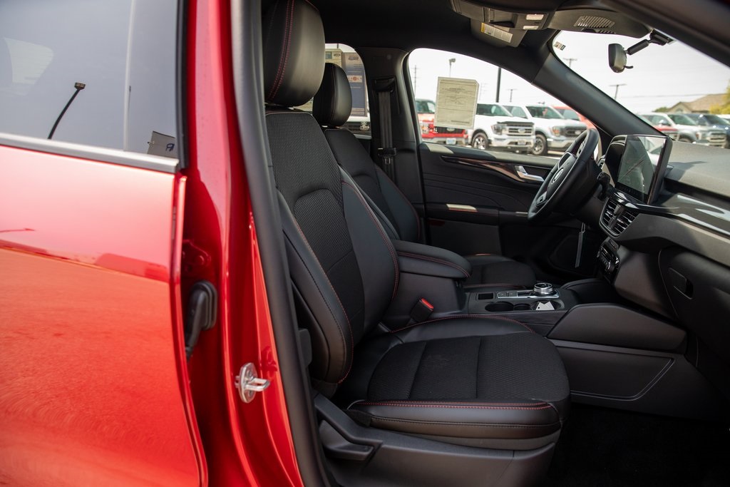 2025 Ford Escape ST-Line photo 21