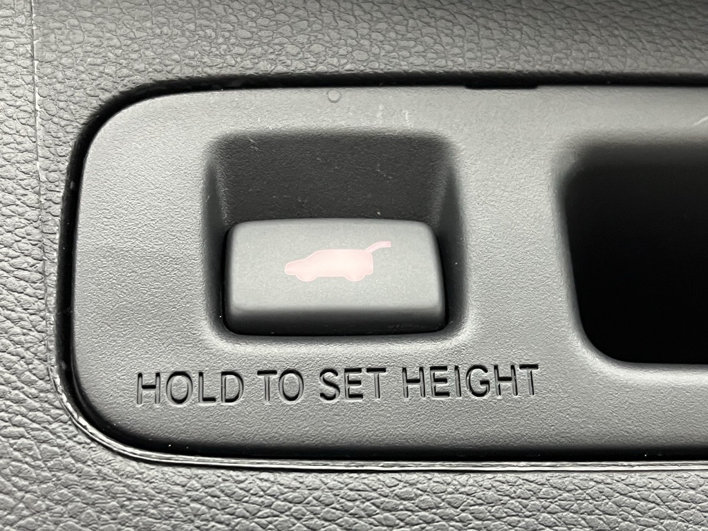 2022 Honda CR-V Hybrid Touring photo 12