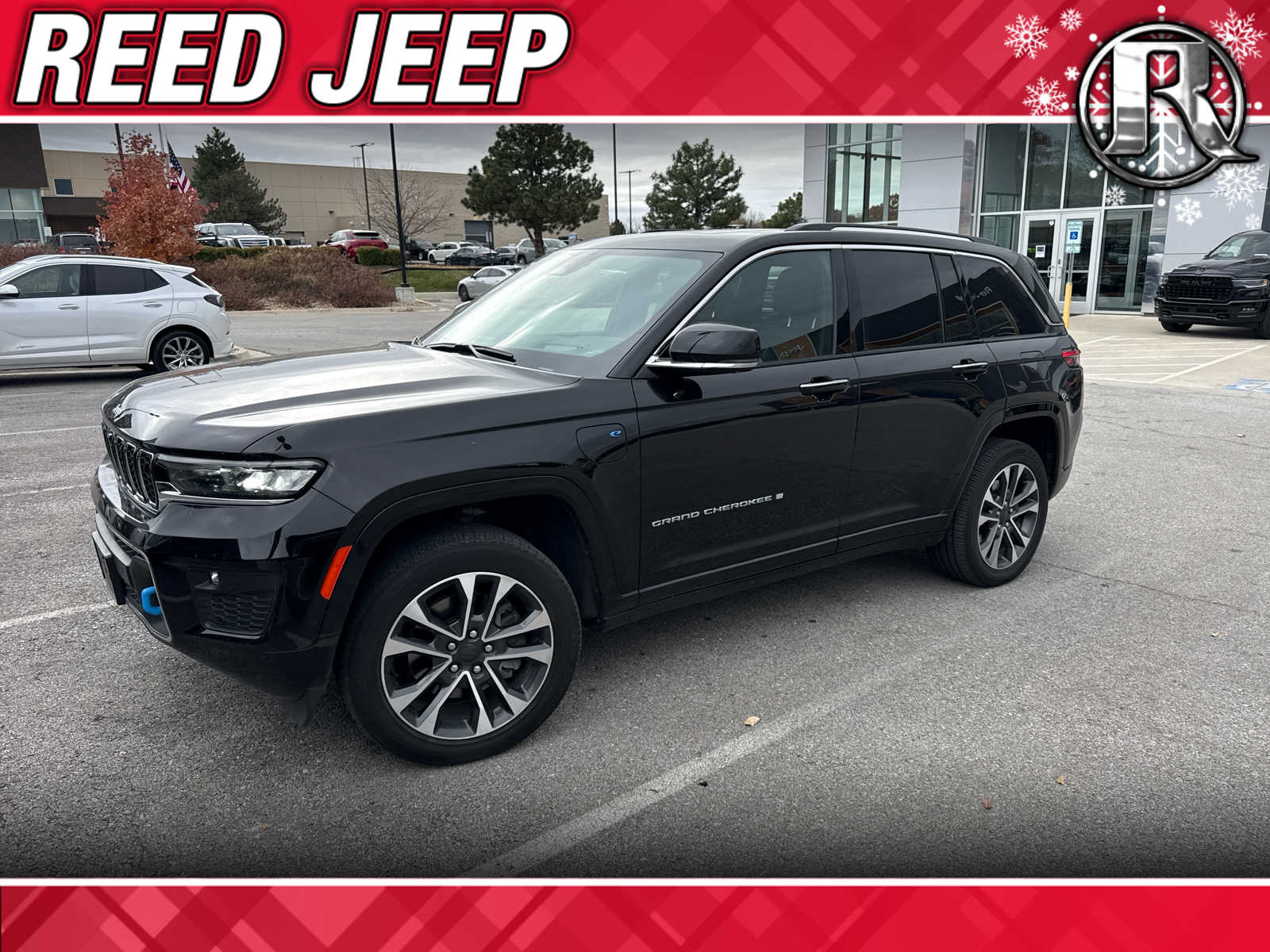 2022 Jeep Grand Cherokee Overland 4xe's photo